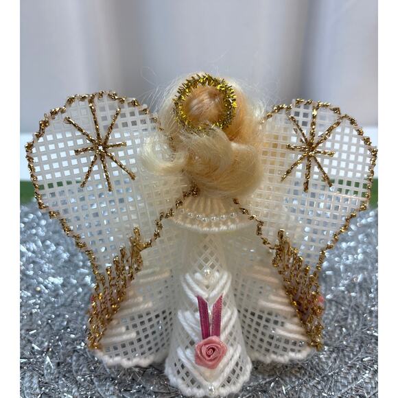 Vintage Christmas Angel Kitschy Needlepoint Plastic Canvas Decoration Figurine - Picture 5 of 7